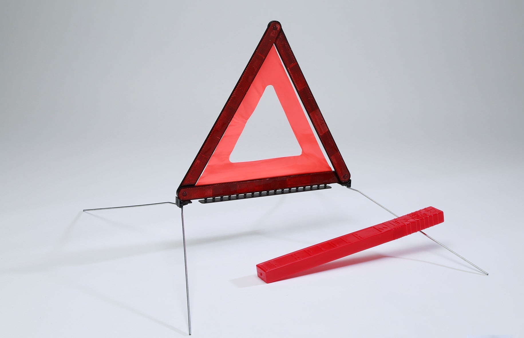 Warning triangle to Ref13016